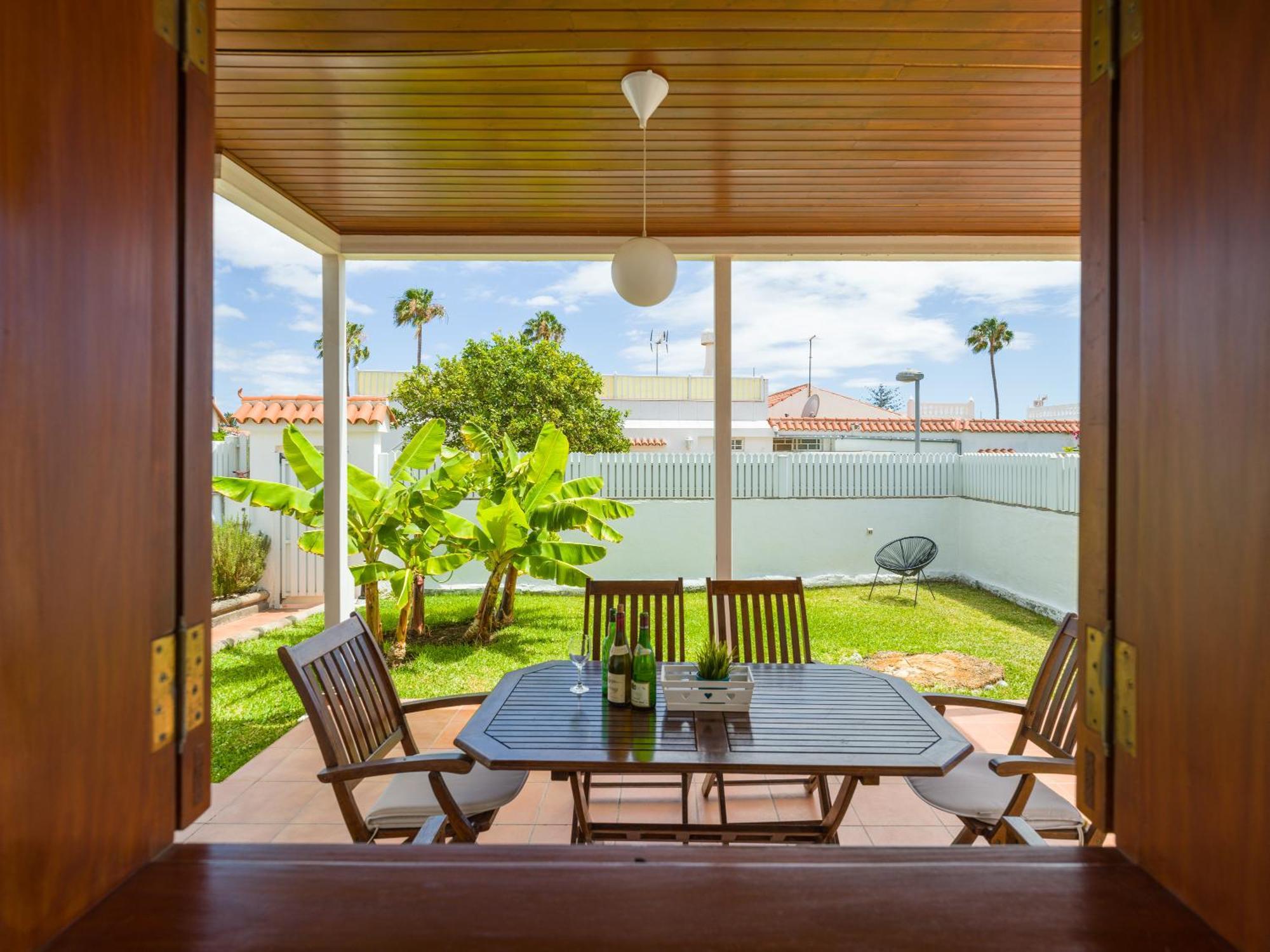 Banana House In Top Location By Tenpropertiesgc 마스팔로마스 외부 사진