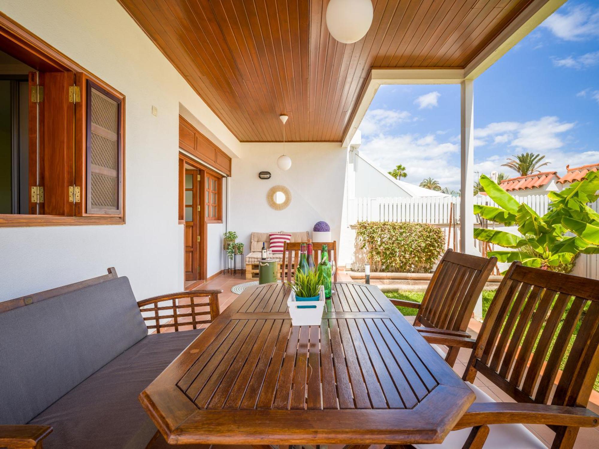 Banana House In Top Location By Tenpropertiesgc 마스팔로마스 외부 사진