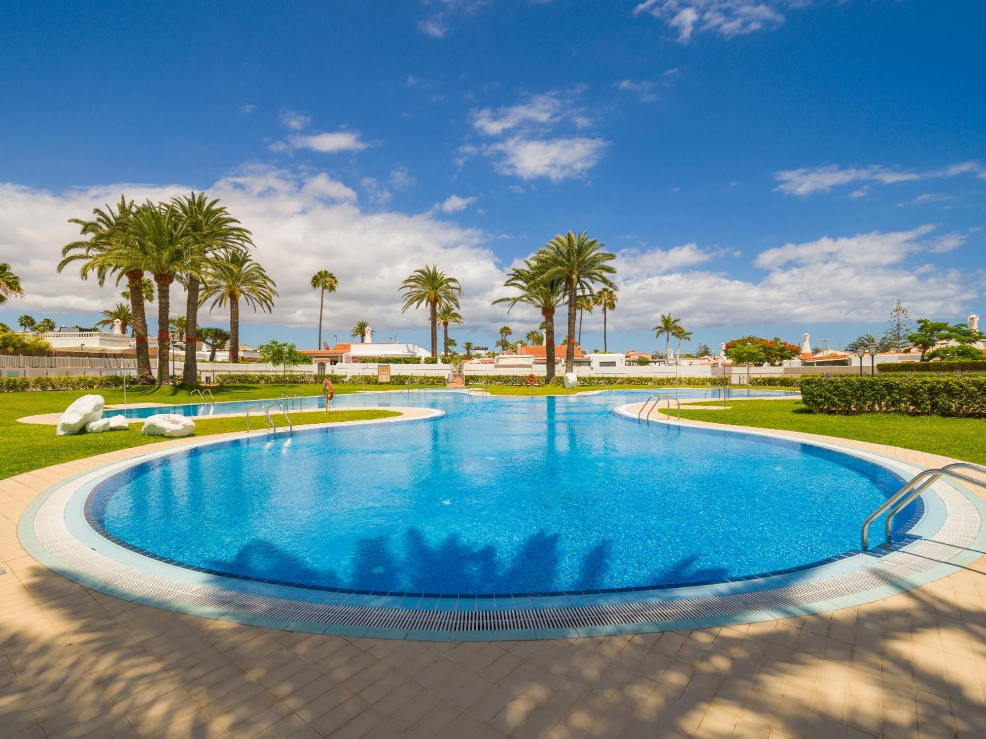 Banana House In Top Location By Tenpropertiesgc 마스팔로마스 외부 사진