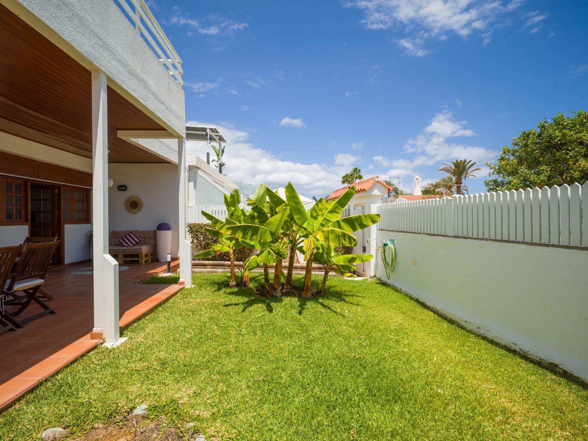 Banana House In Top Location By Tenpropertiesgc 마스팔로마스 외부 사진